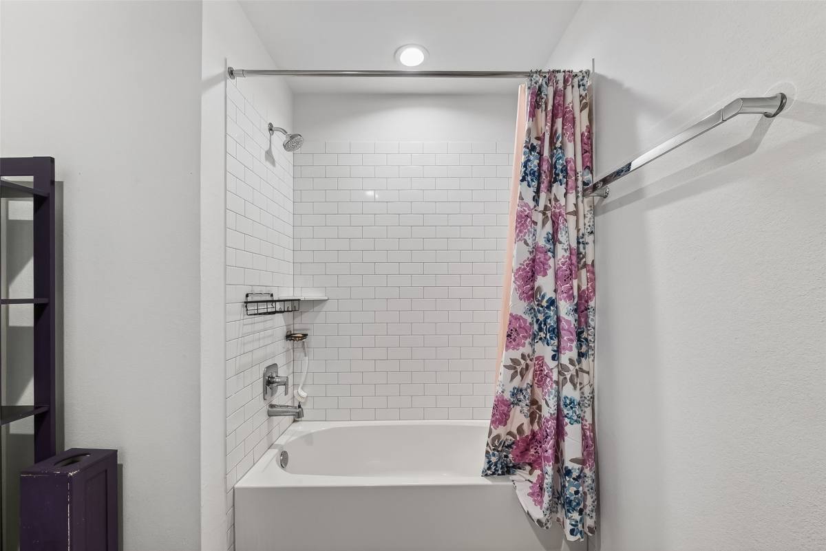 Apartment for rent at 2920 Stamford Hill Lane, Houston, TX 77047