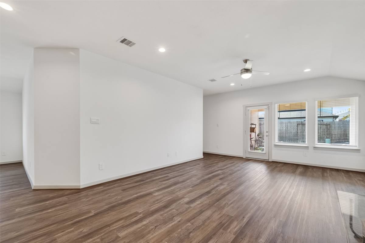 Apartment for rent at 2920 Stamford Hill Lane, Houston, TX 77047