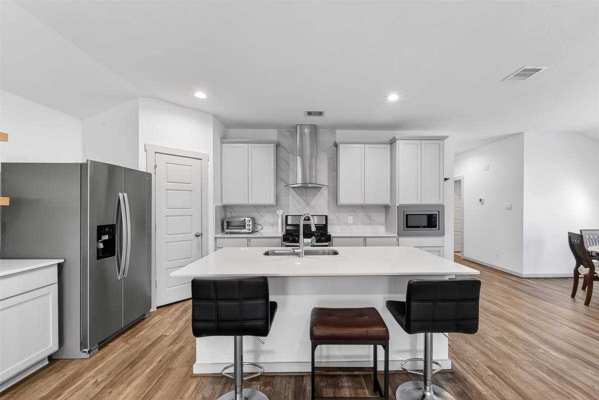 Apartment for rent at 2920 Stamford Hill Lane, Houston, TX 77047