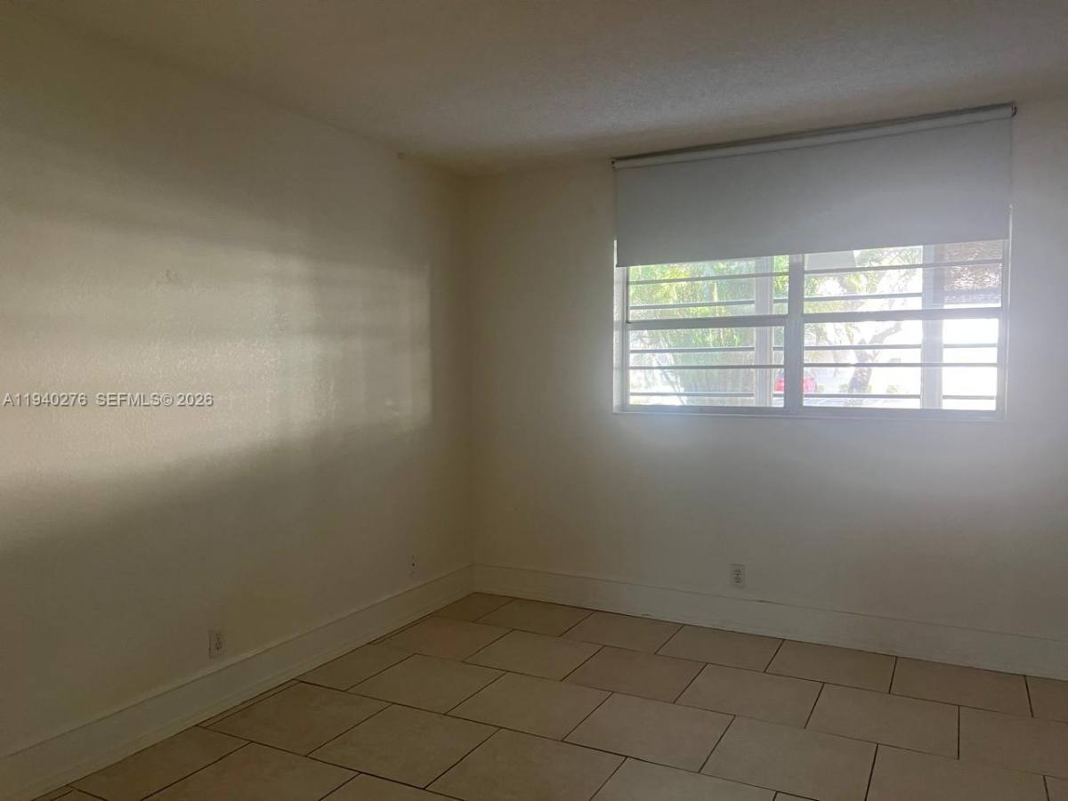 Apartment for rent at 5181 W Oakland Park Blvd #110, Fort Lauderdale, FL 33313