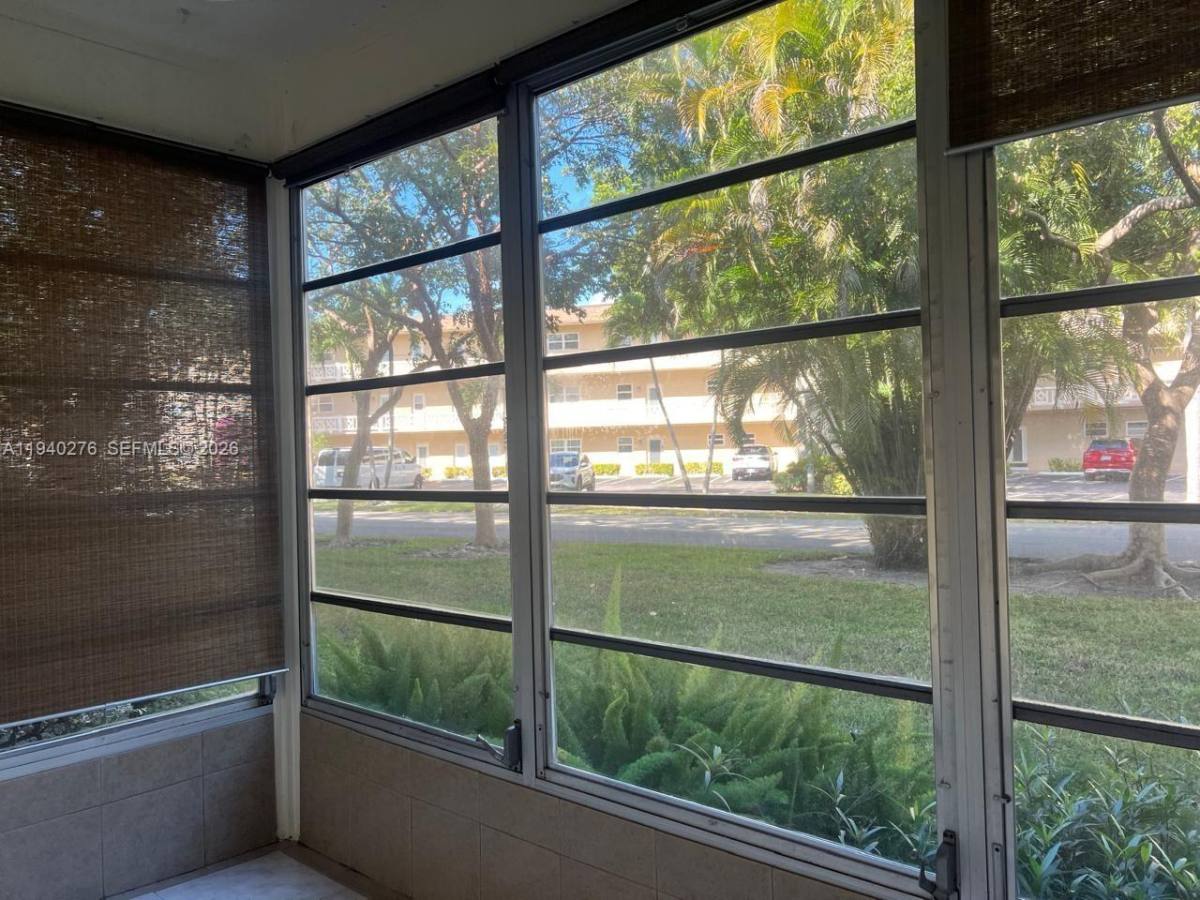 Apartment for rent at 5181 W Oakland Park Blvd #110, Fort Lauderdale, FL 33313