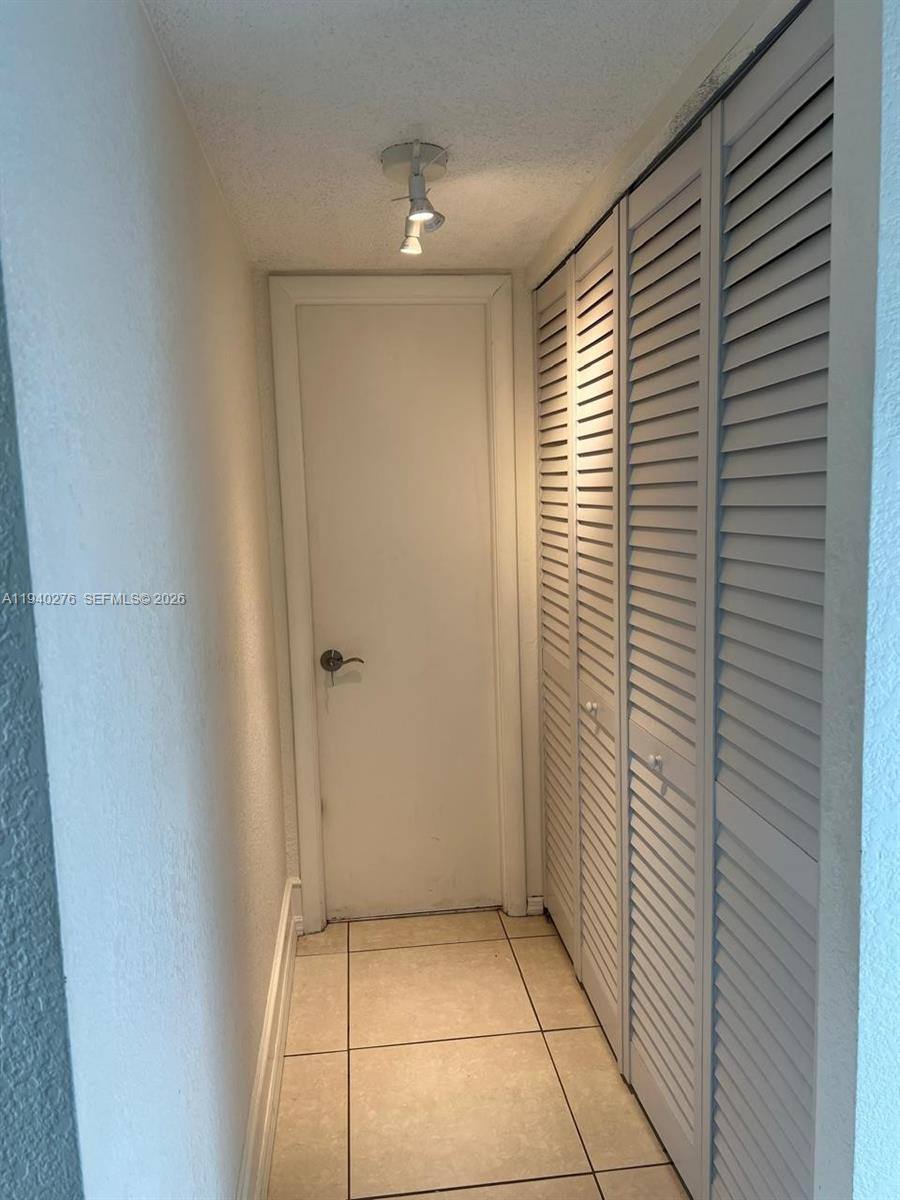 Apartment for rent at 5181 W Oakland Park Blvd #110, Fort Lauderdale, FL 33313