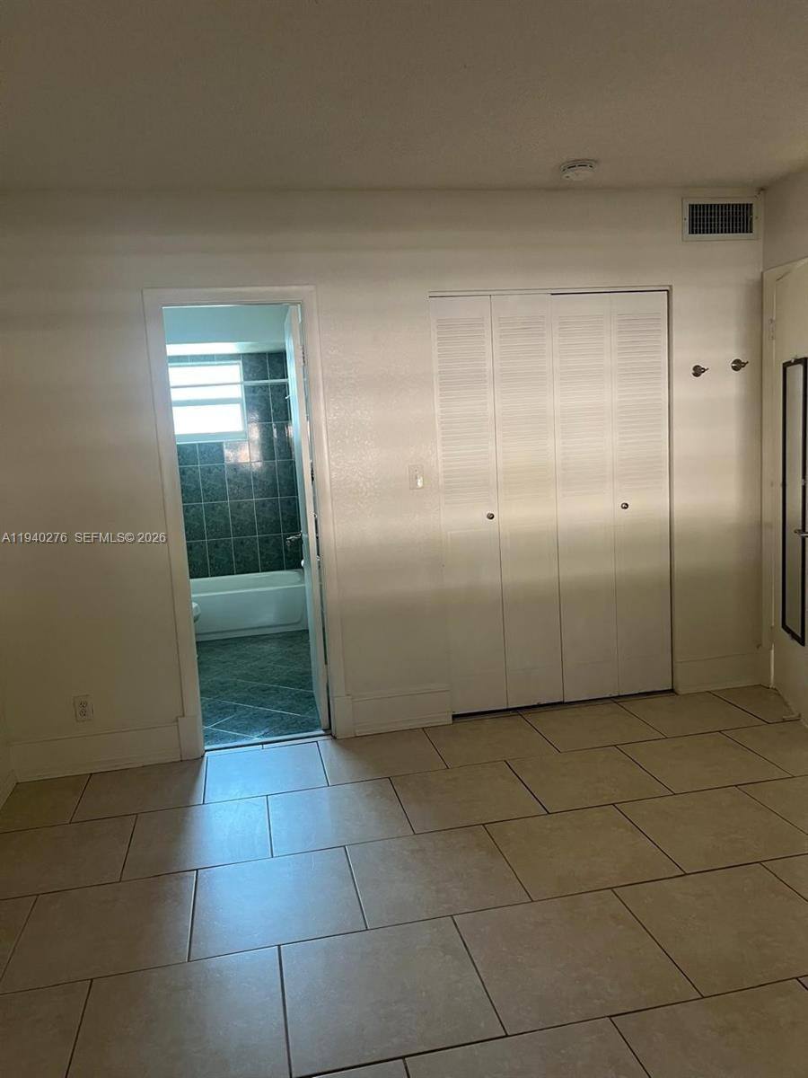 Apartment for rent at 5181 W Oakland Park Blvd #110, Fort Lauderdale, FL 33313