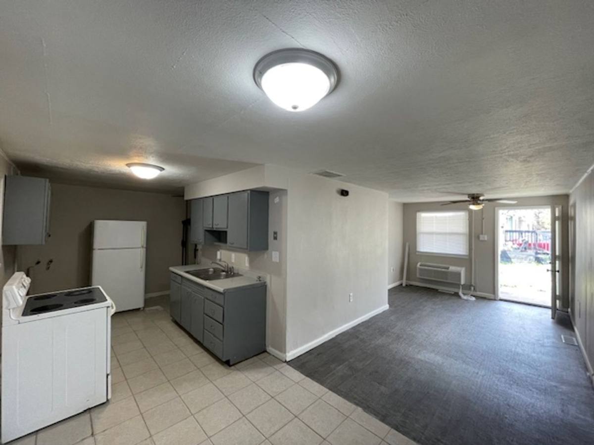 Apartment for rent at 2013 N 11th St, Springfield, IL 62702