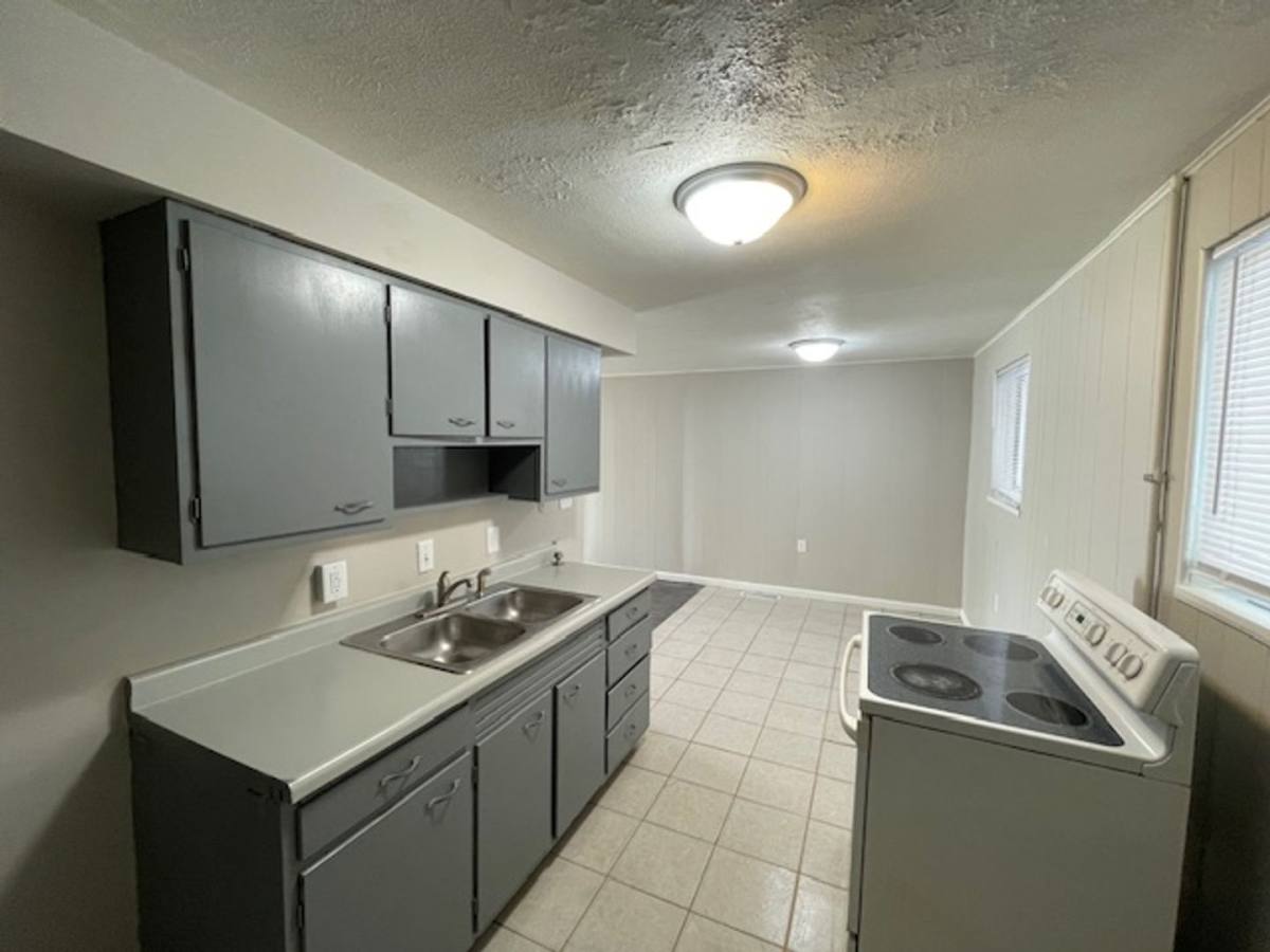 Apartment for rent at 2013 N 11th St, Springfield, IL 62702