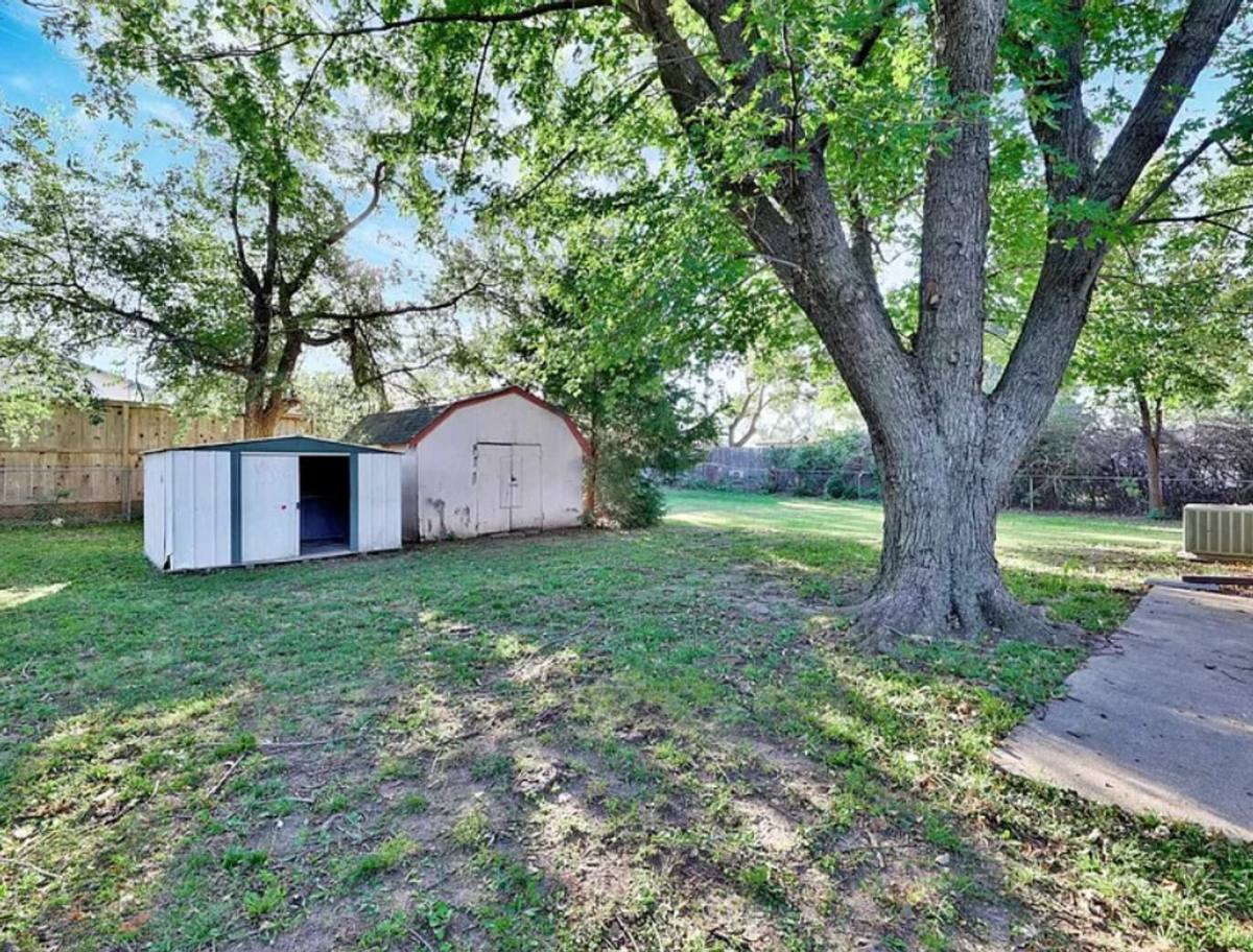House for rent at 6020 N E Park View St, Wichita, KS 67219