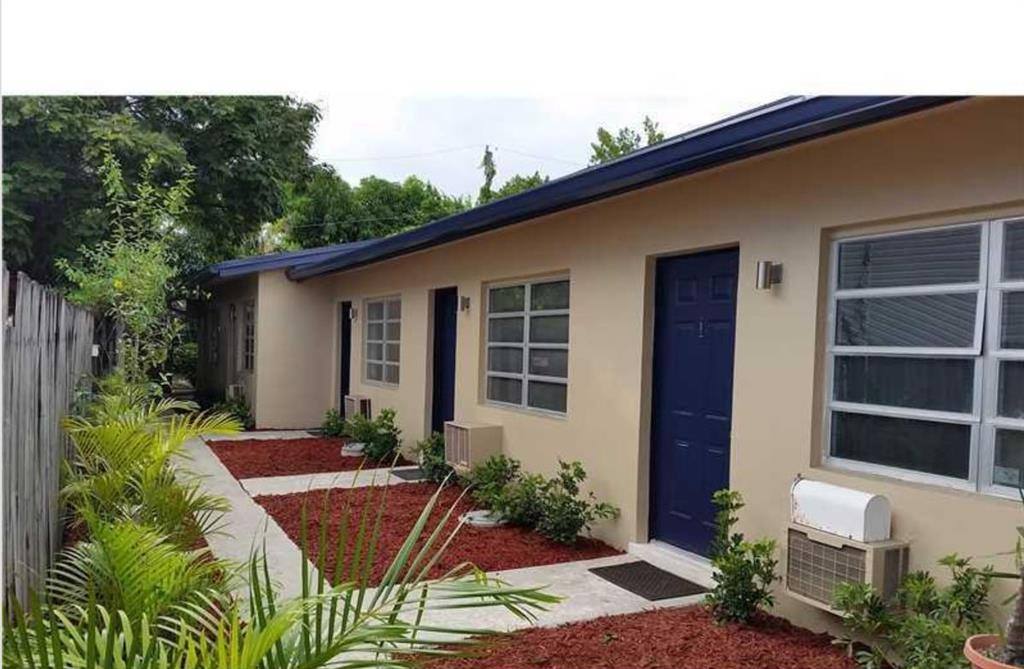 Apartment for rent at 615 NE 8th Ave #615-5, Fort Lauderdale, FL 33304