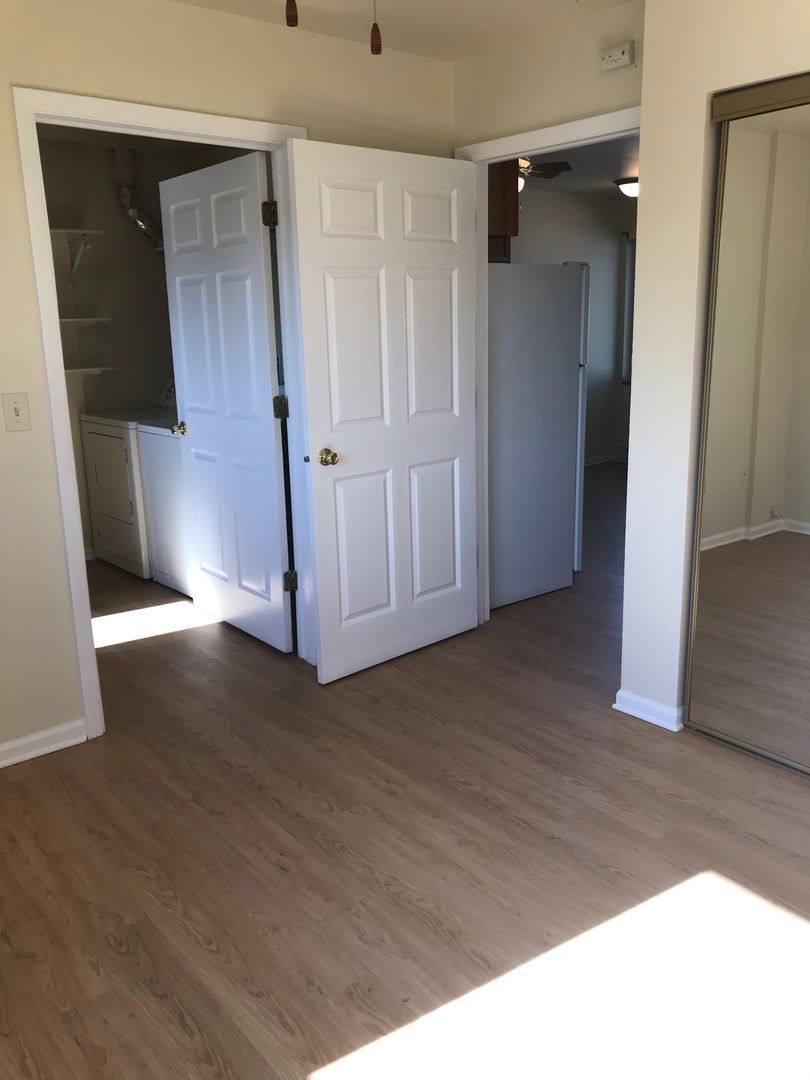 Apartment for rent at 1301 E Indian Trail, Aurora, IL 60505