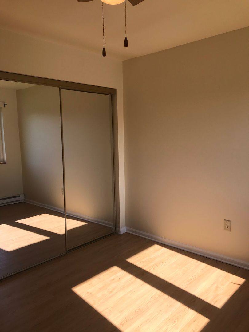 Apartment for rent at 1301 E Indian Trail, Aurora, IL 60505