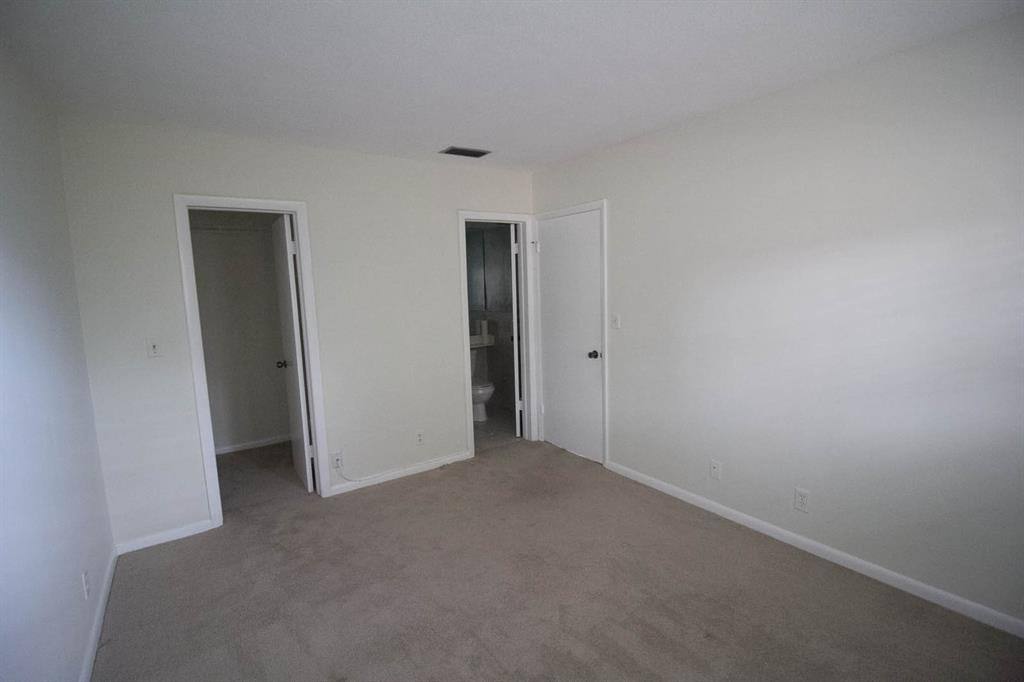 Apartment for rent at 917 NE 16th Ave #16, Fort Lauderdale, FL 33304