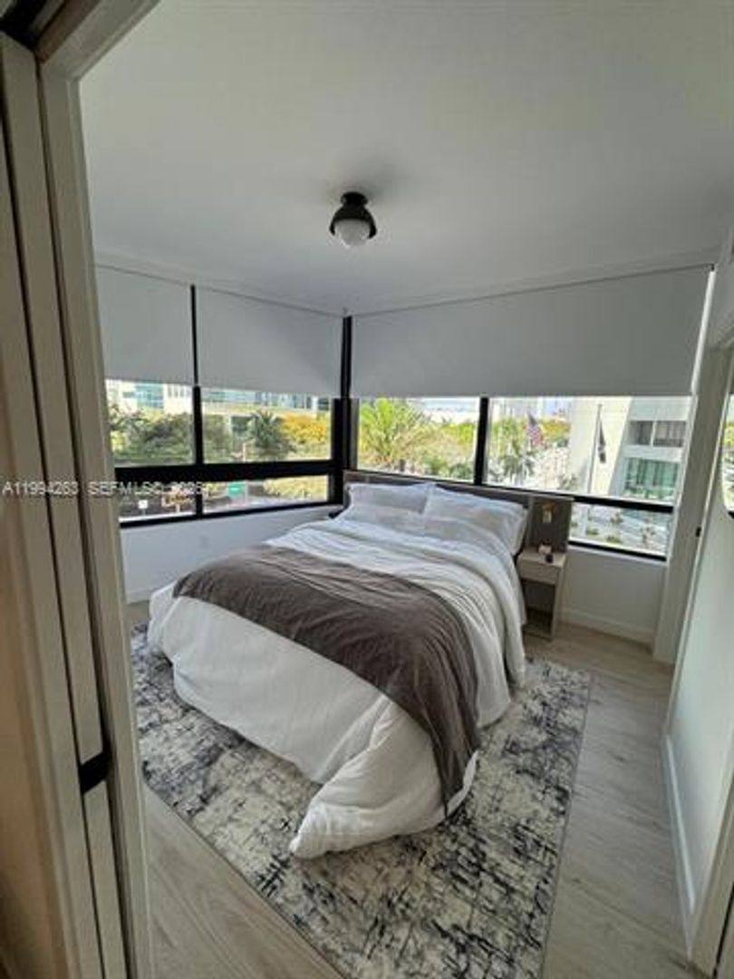 Apartment for rent at 225 N Miami Ave, Miami, FL 33128