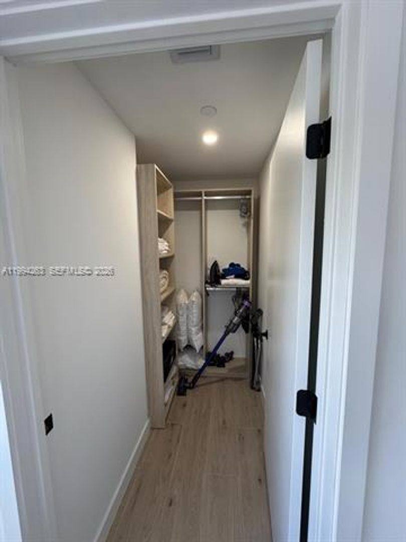 Apartment for rent at 225 N Miami Ave, Miami, FL 33128