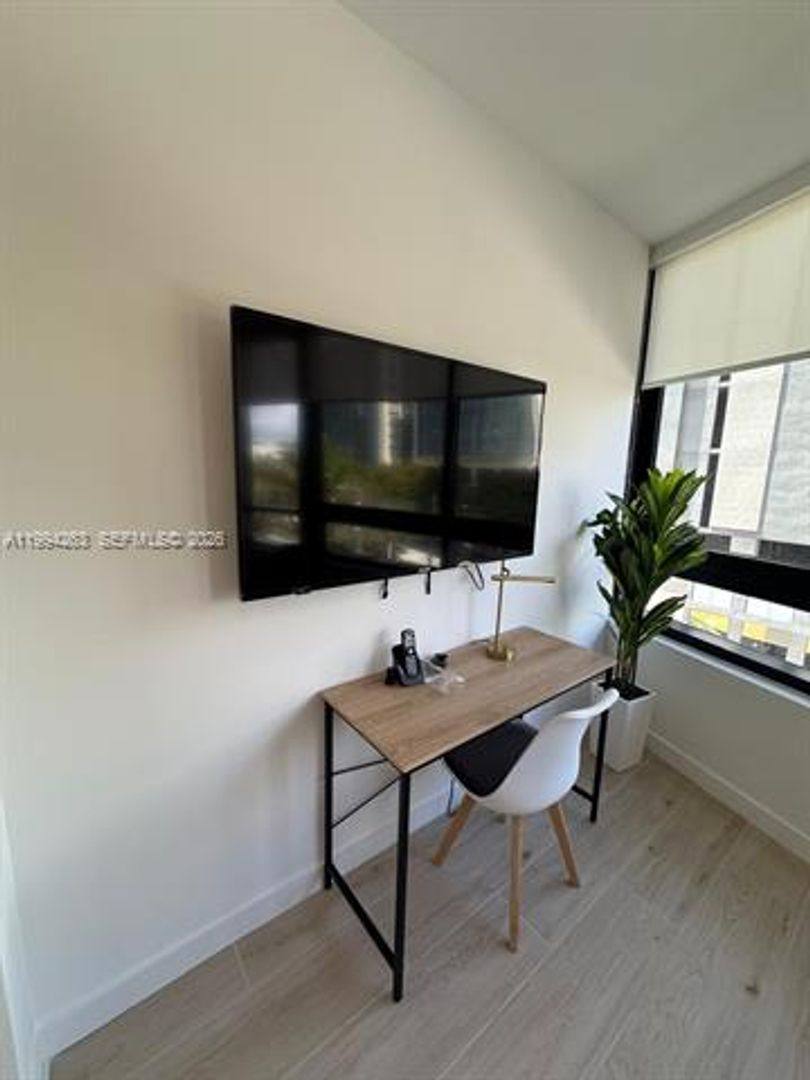 Apartment for rent at 225 N Miami Ave, Miami, FL 33128