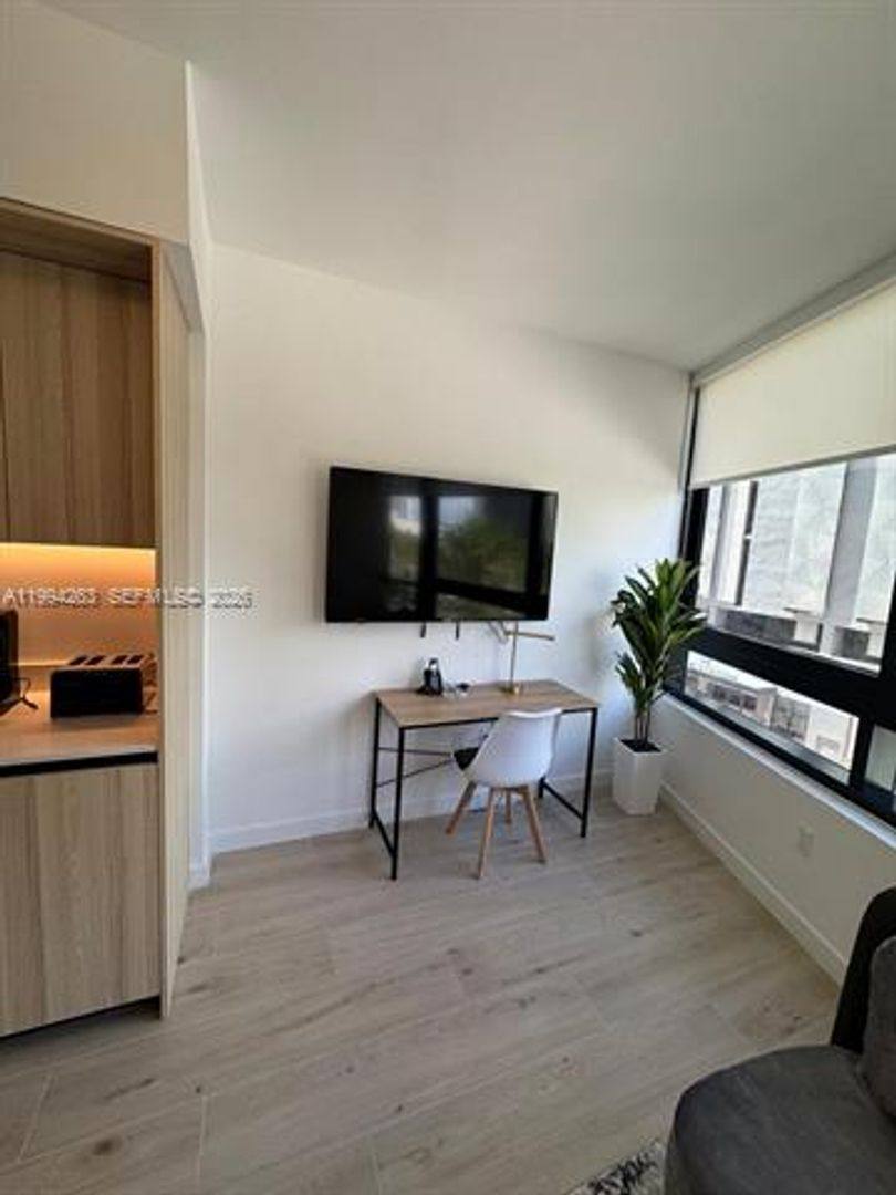 Apartment for rent at 225 N Miami Ave, Miami, FL 33128