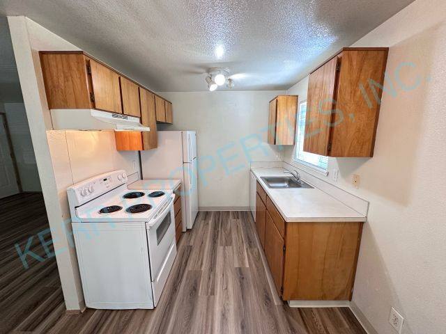Apartment for rent at 2211 SE 96th Dr, Portland, OR 97216