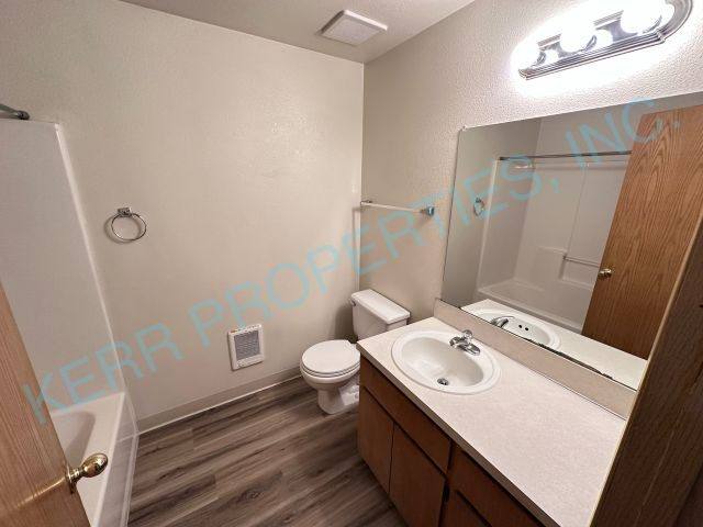 Apartment for rent at 2211 SE 96th Dr, Portland, OR 97216