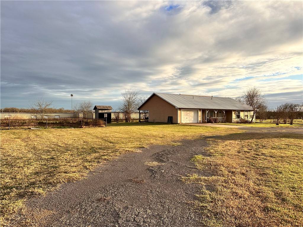 Apartment for rent at 9350 E State Highway 21, Bryan, TX 77808