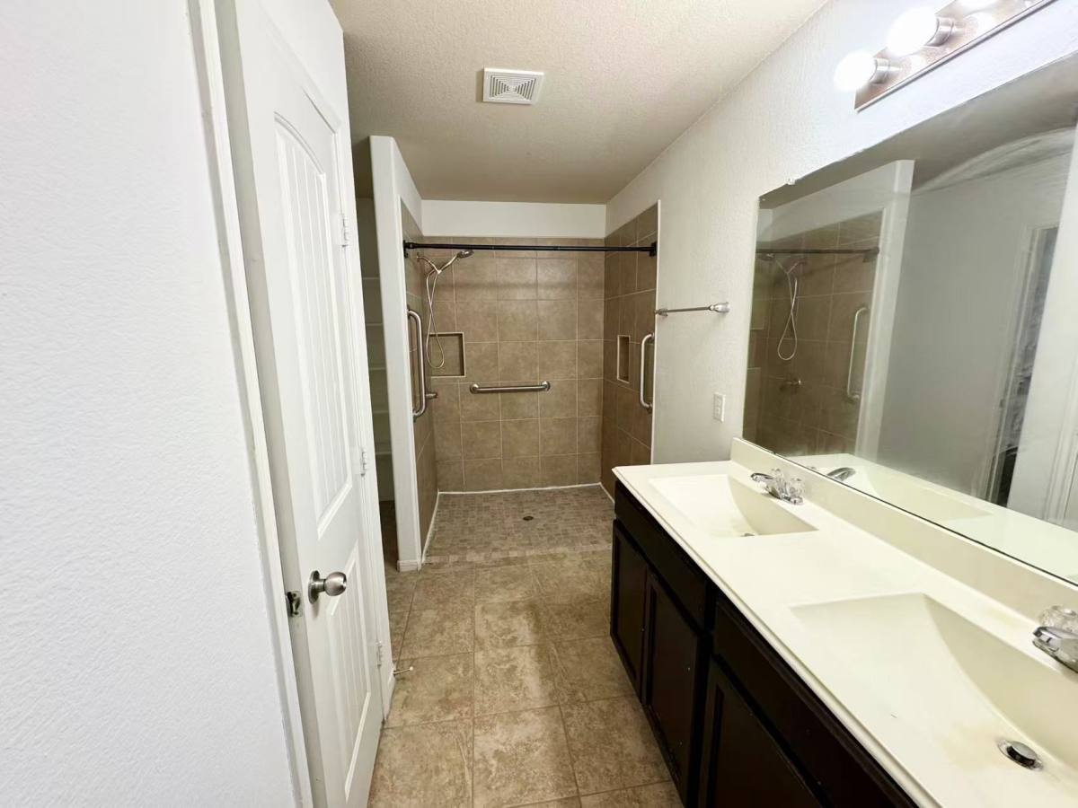 Apartment for rent at 9218 Adobe Sky Court, Richmond, TX 77407