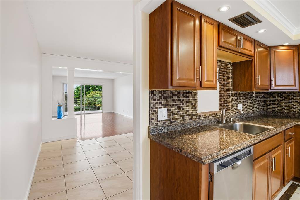 Condo for rent at 2505 Antigua Terrace #2505D4, Pompano Beach, FL 33066