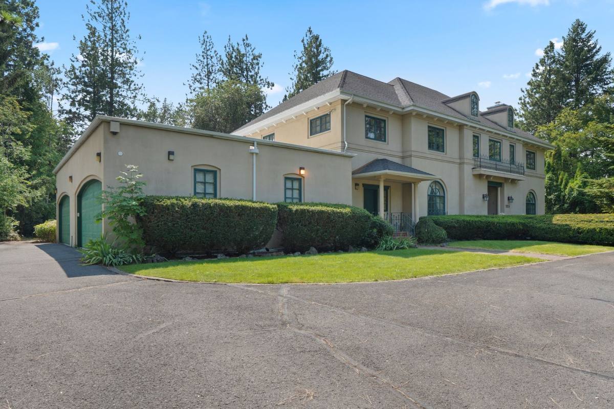 House for rent at 2024 E SE Blvd, Spokane, WA 99203