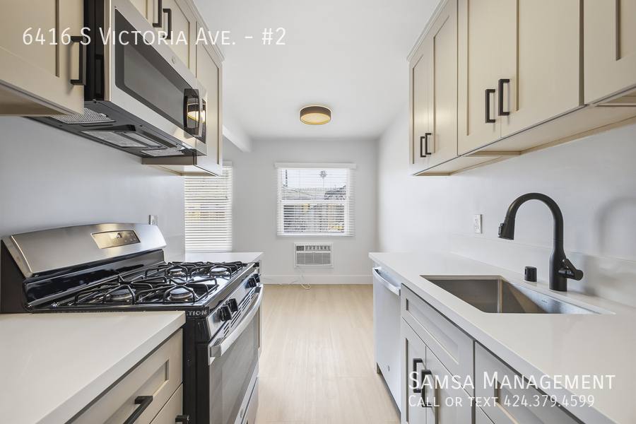Apartment for rent at 6416 S Victoria Ave #2, Los Angeles, CA 90043