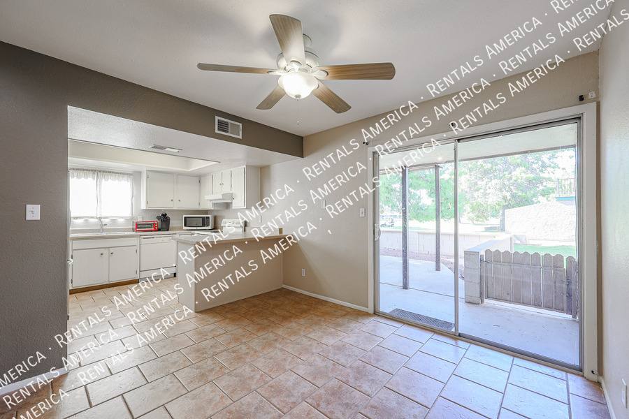 Townhouse for rent at 4555 W Continental Dr, Glendale, AZ 85308