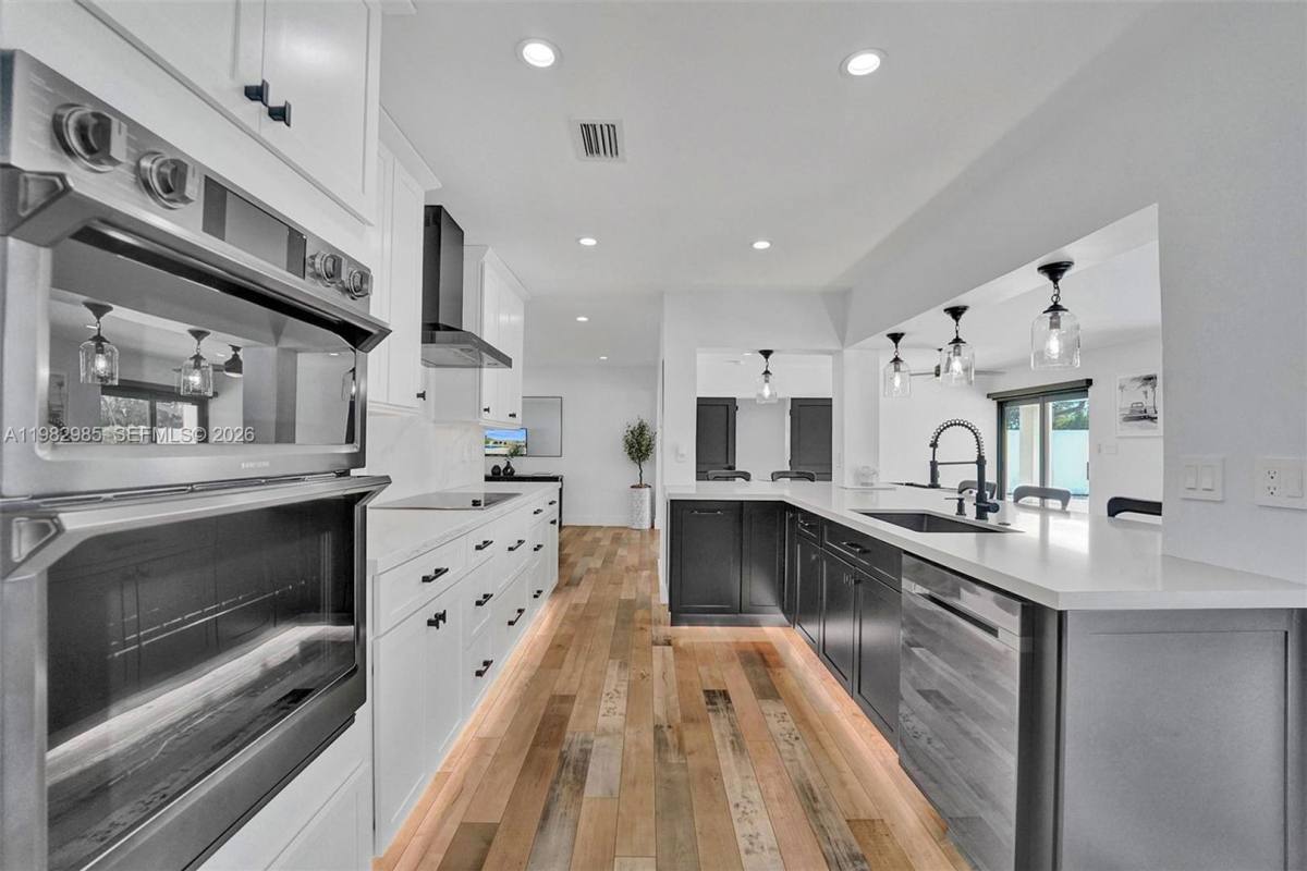 House for rent at 915 NW 7th St, Dania, FL 33004