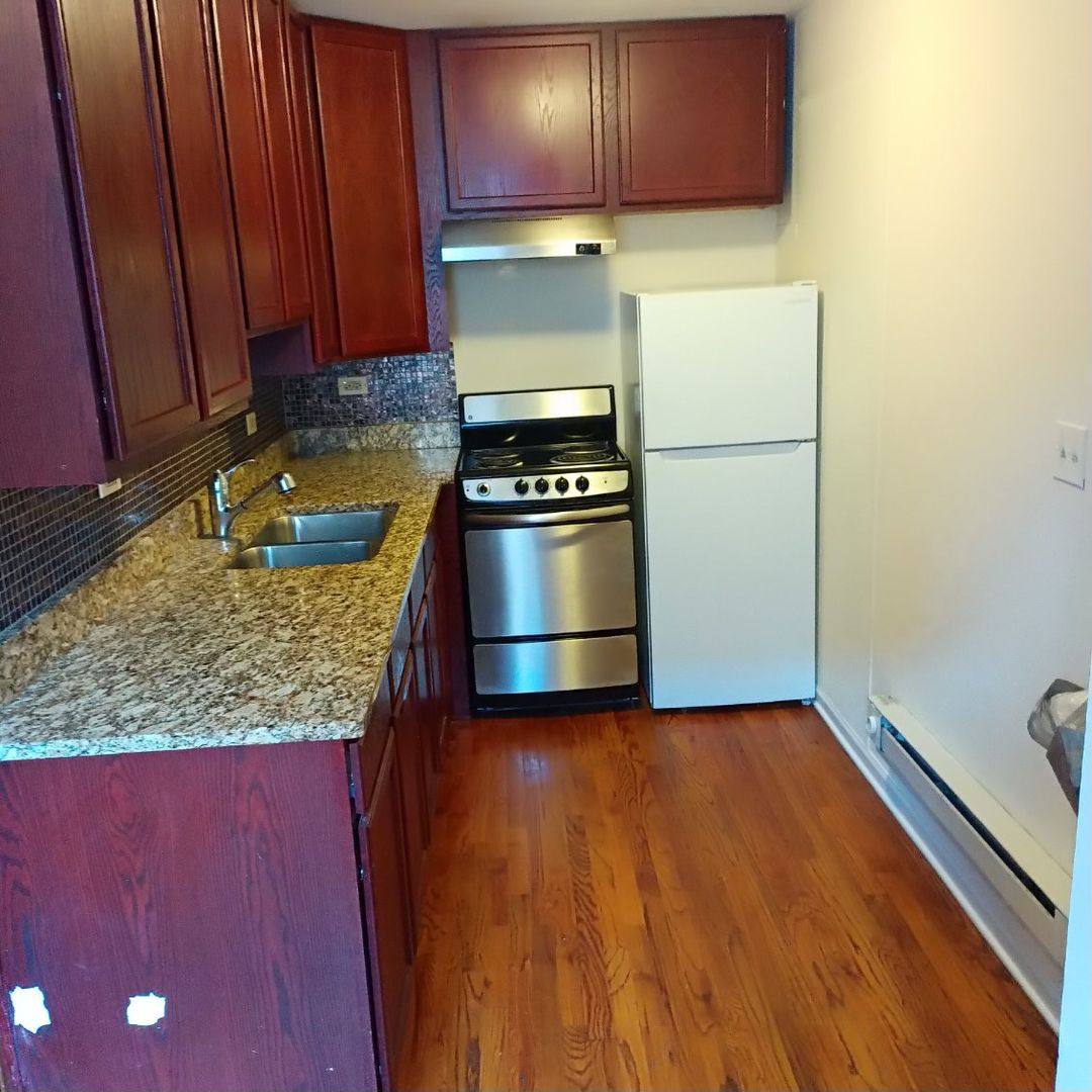 Apartment for rent at 7-155 S Lagrange Rd, La Grange, IL 60525