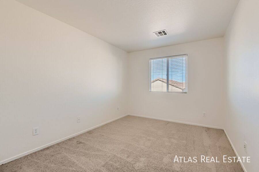 House for rent at 2692 Niddrie Ave, Henderson, NV 89044