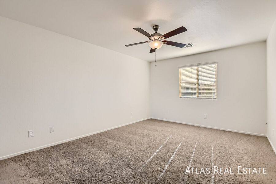 House for rent at 2692 Niddrie Ave, Henderson, NV 89044
