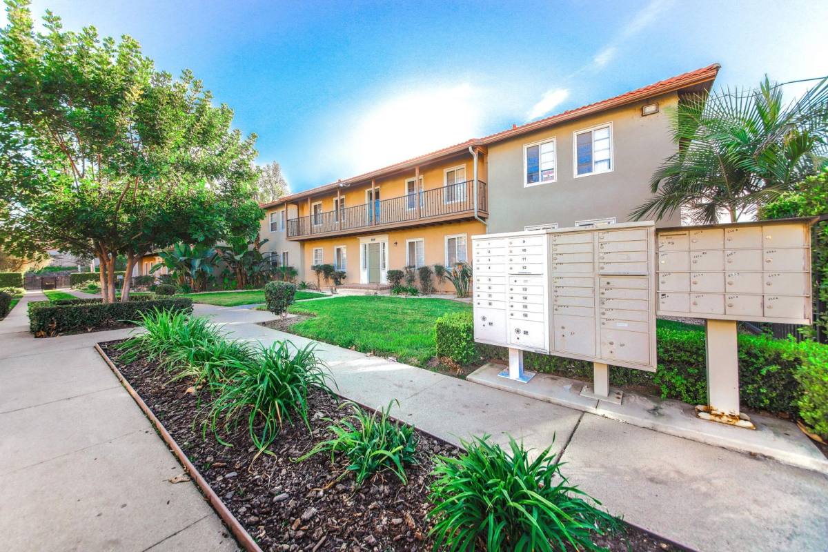 Apartment for rent at 645 W Pomona Blvd, Monterey Park, CA 91754