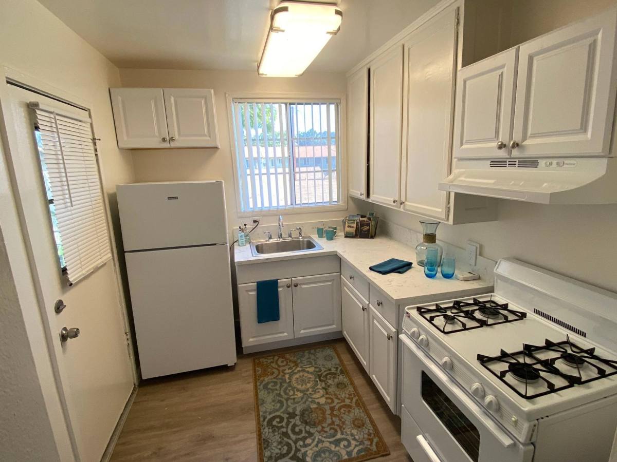 Apartment for rent at 645 W Pomona Blvd, Monterey Park, CA 91754