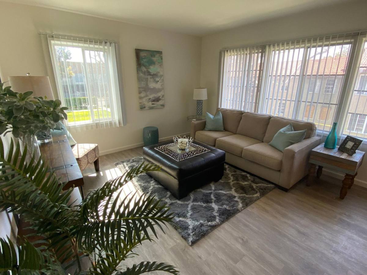 Apartment for rent at 645 W Pomona Blvd, Monterey Park, CA 91754