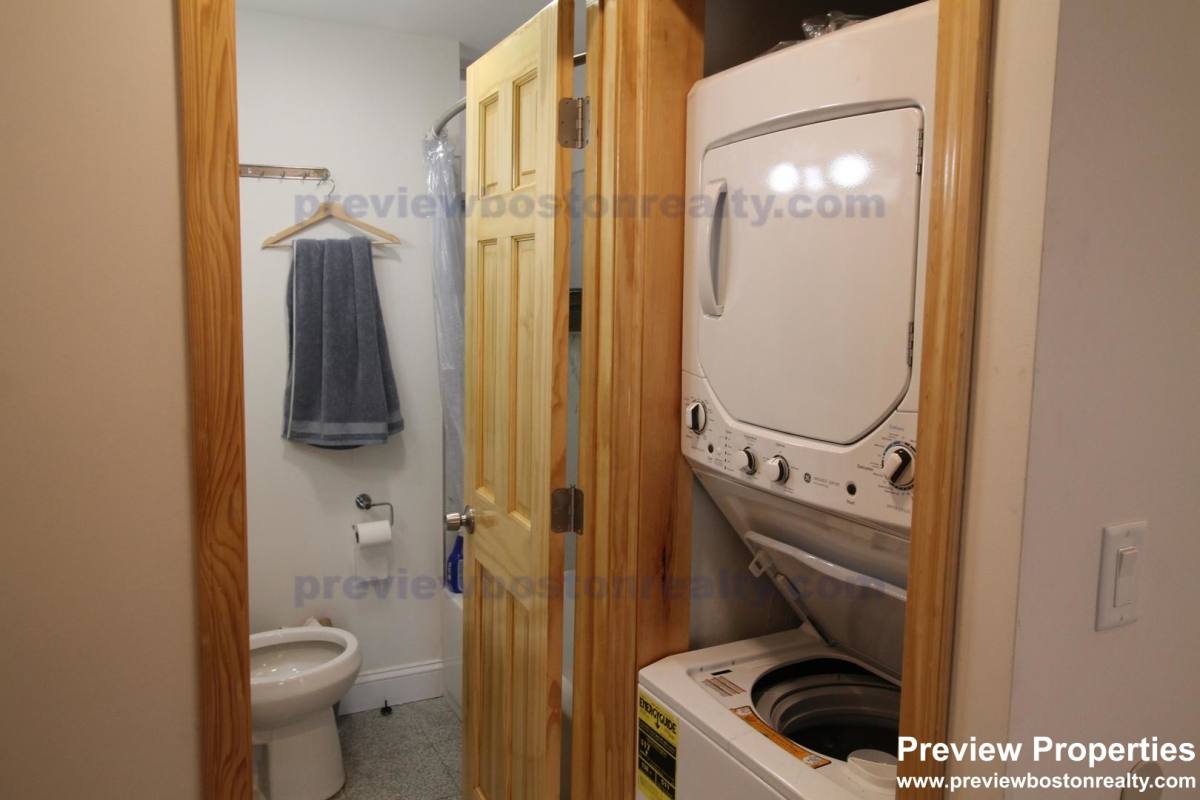 Apartment for rent at 20 Winthrop St #2P, Roxbury, MA 02119