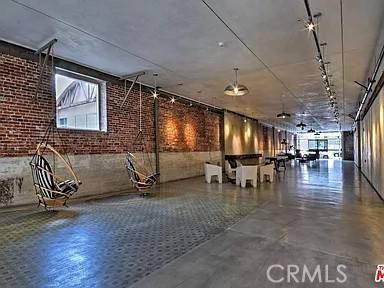 Apartment for rent at 527 Molino St #117, Los Angeles, CA 90013
