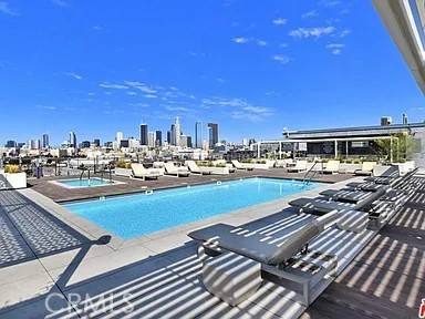 Apartment for rent at 527 Molino St #117, Los Angeles, CA 90013