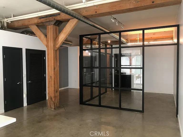 Apartment for rent at 527 Molino St #117, Los Angeles, CA 90013