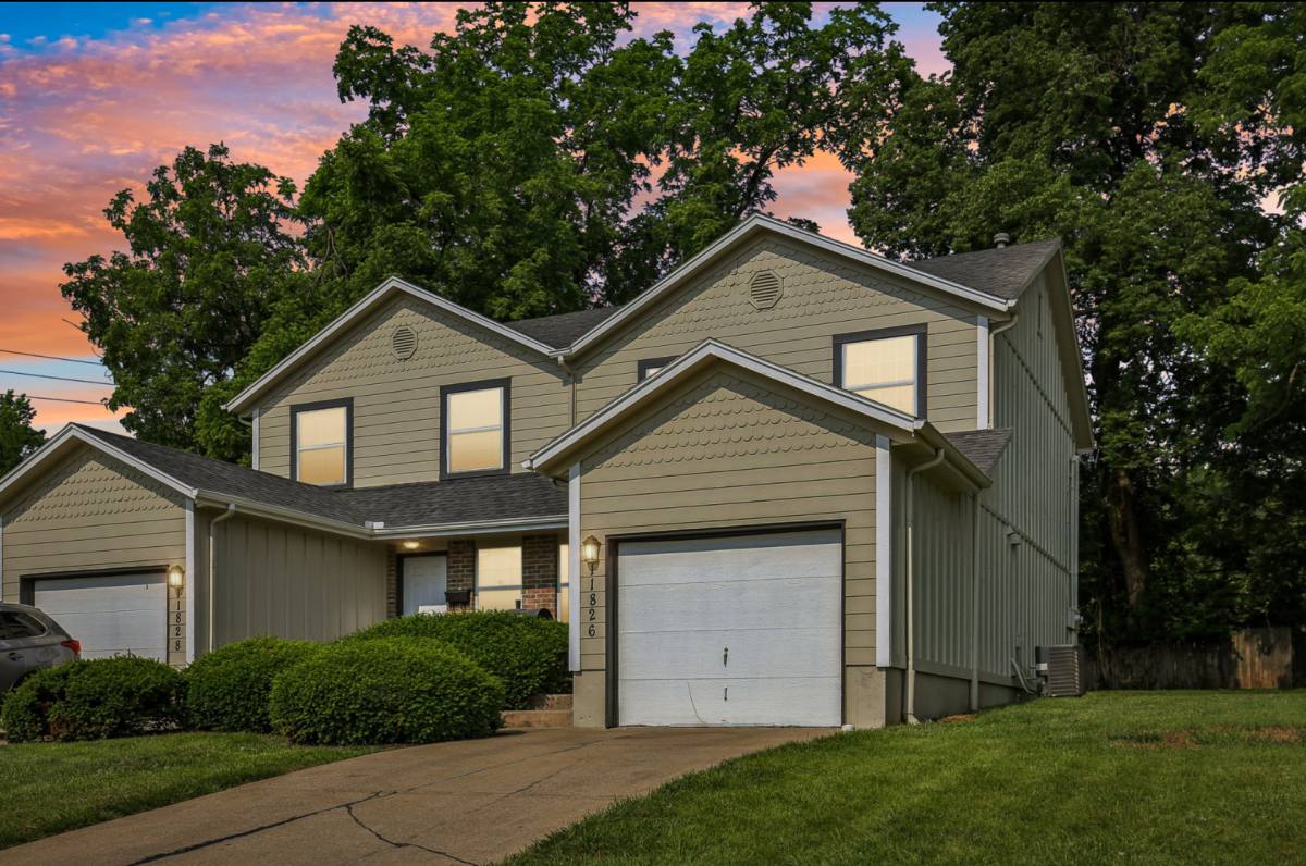 Townhouse for rent at 11720 Newton Ave, Kansas City, MO 64134