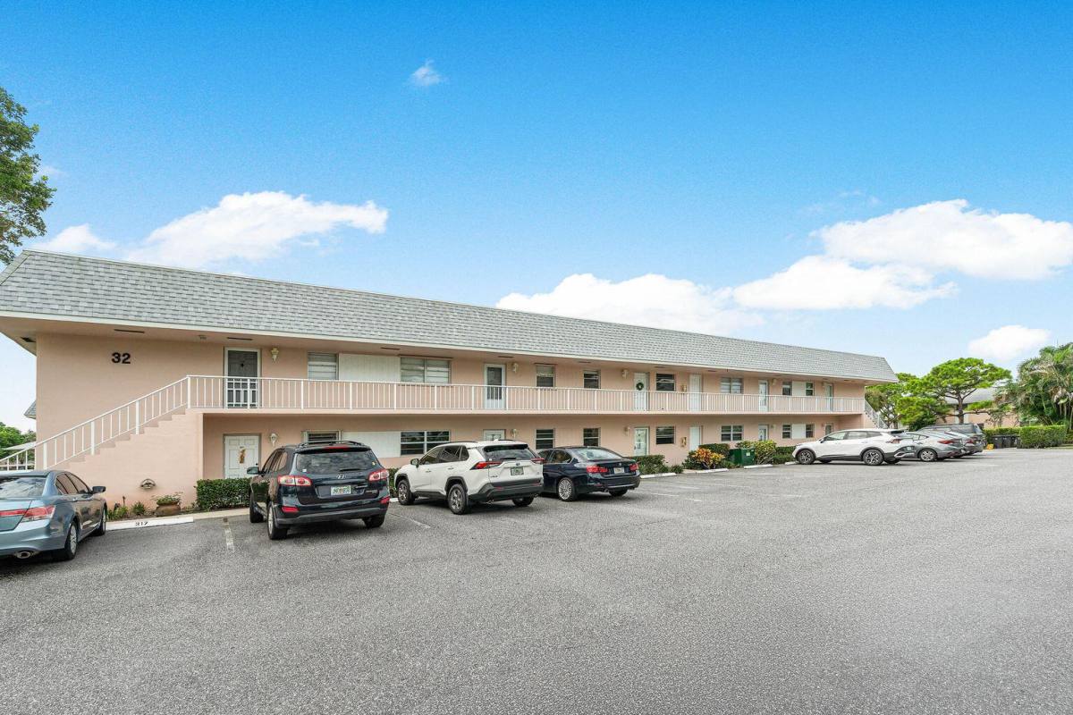 Condo for rent at 18081 SE Country Club Dr #32313, Jupiter, FL 33469