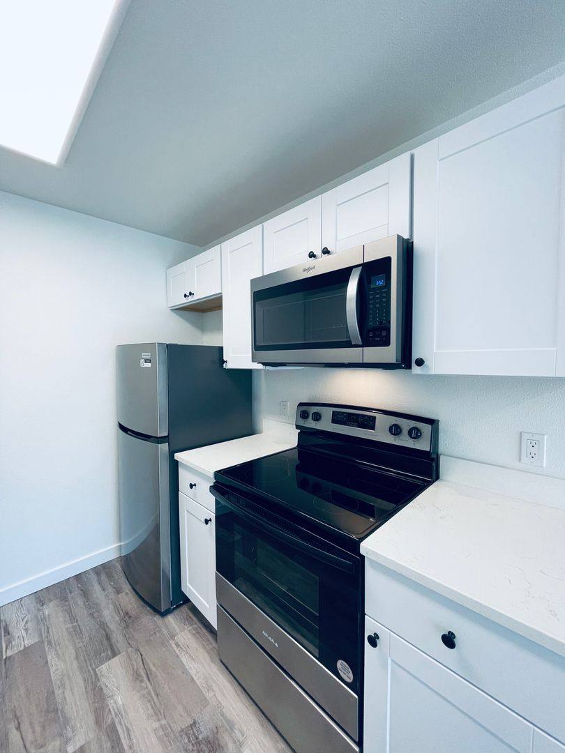 Apartment for rent at 5630 California Ave SW, Seattle, WA 98136