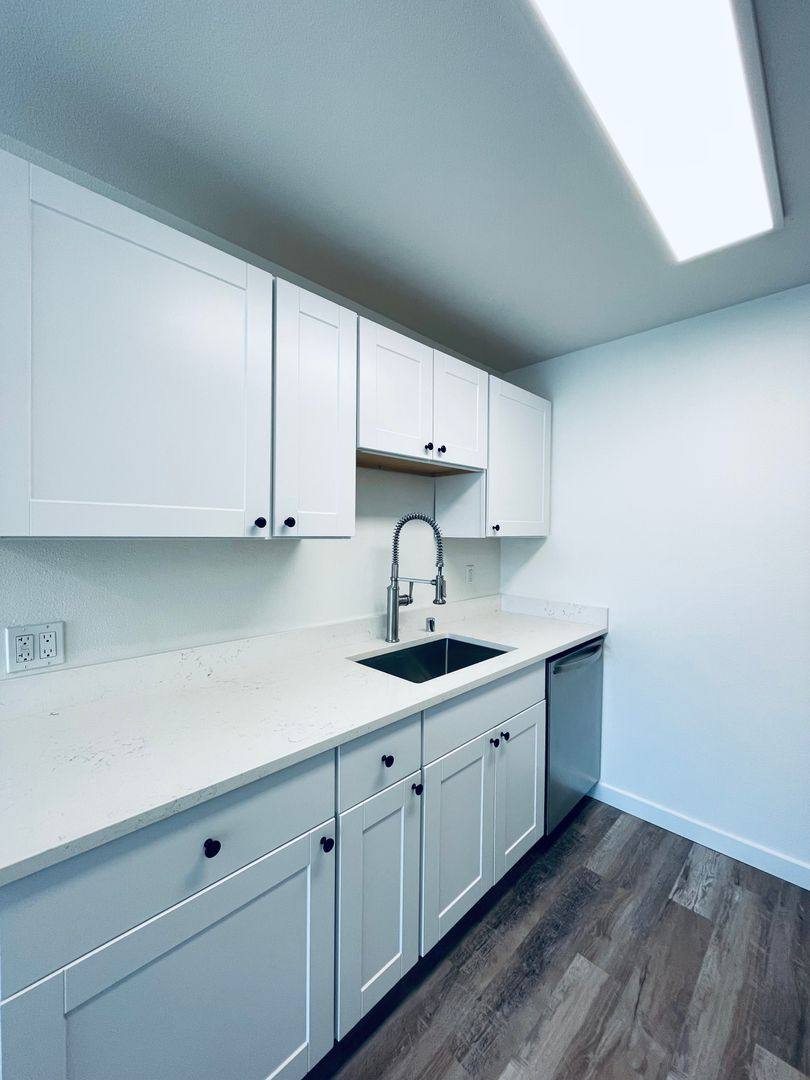 Apartment for rent at 5630 California Ave SW, Seattle, WA 98136