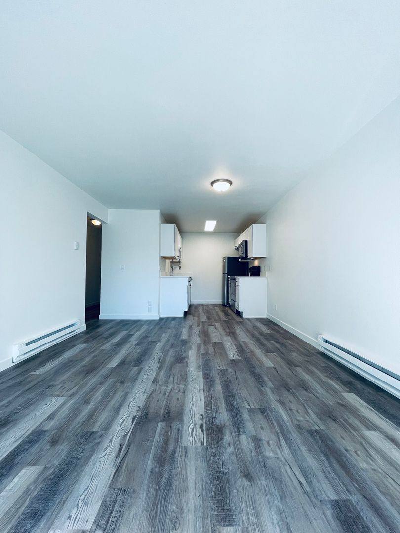 Apartment for rent at 5630 California Ave SW, Seattle, WA 98136