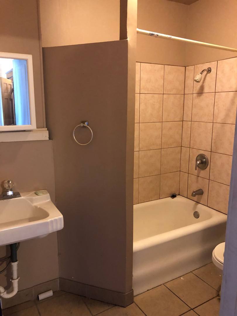 Apartment for rent at 2905-2907 7th Ave, Rock Island, IL 61201