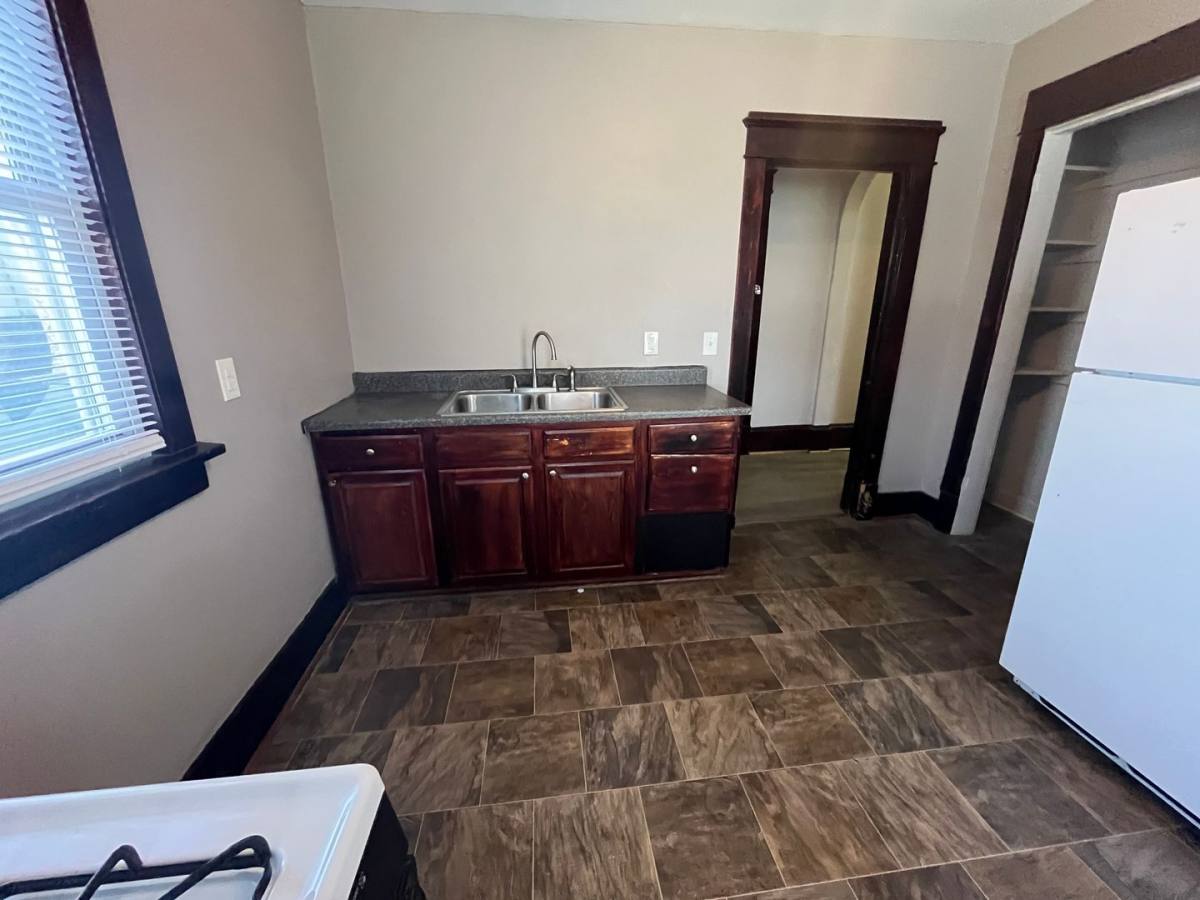 Apartment for rent at 2905-2907 7th Ave, Rock Island, IL 61201
