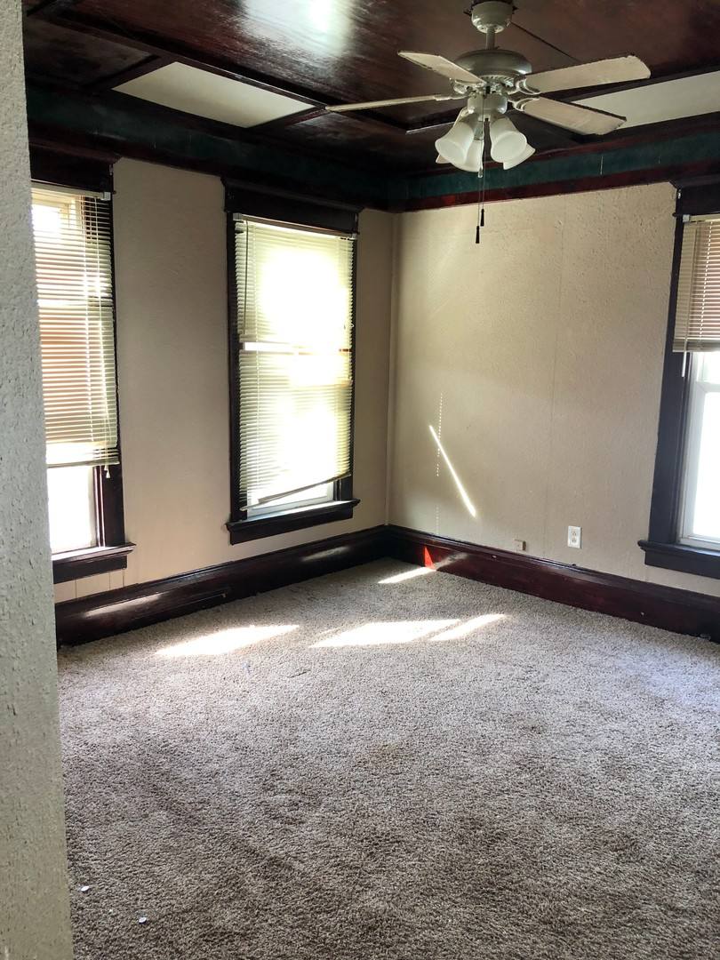 Apartment for rent at 2905-2907 7th Ave, Rock Island, IL 61201