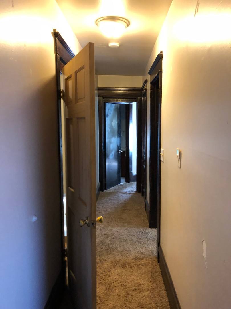 Apartment for rent at 2905-2907 7th Ave, Rock Island, IL 61201