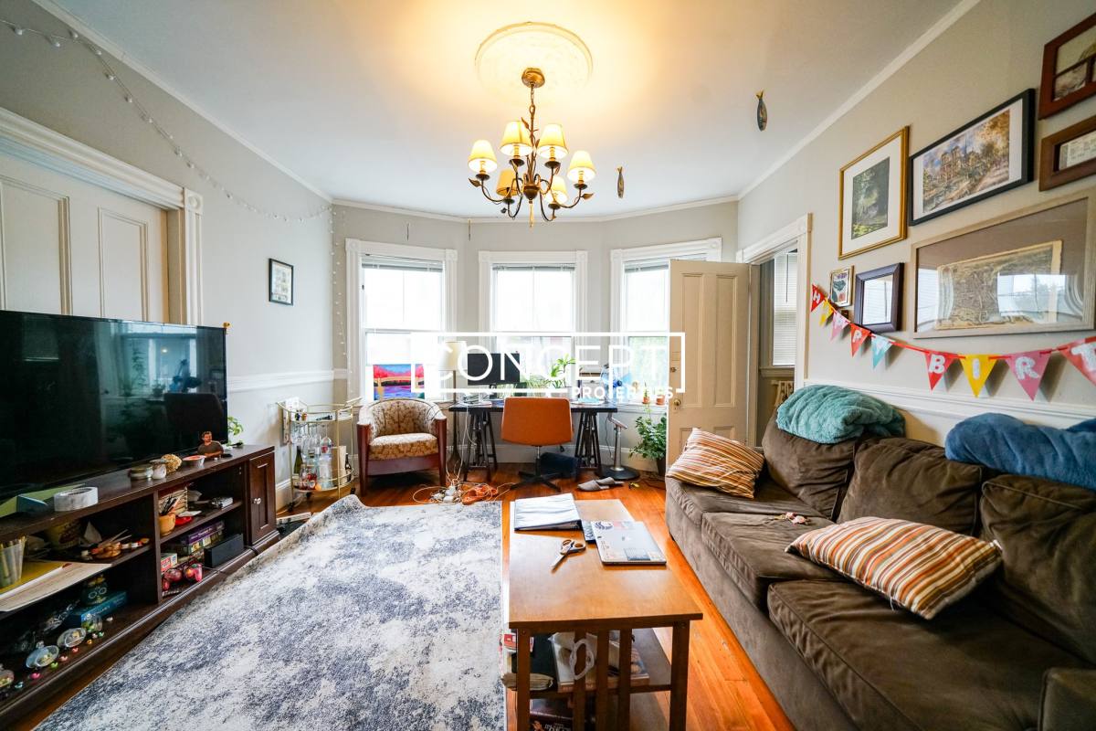 21 Sparks St #1, Cambridge, MA 02138
