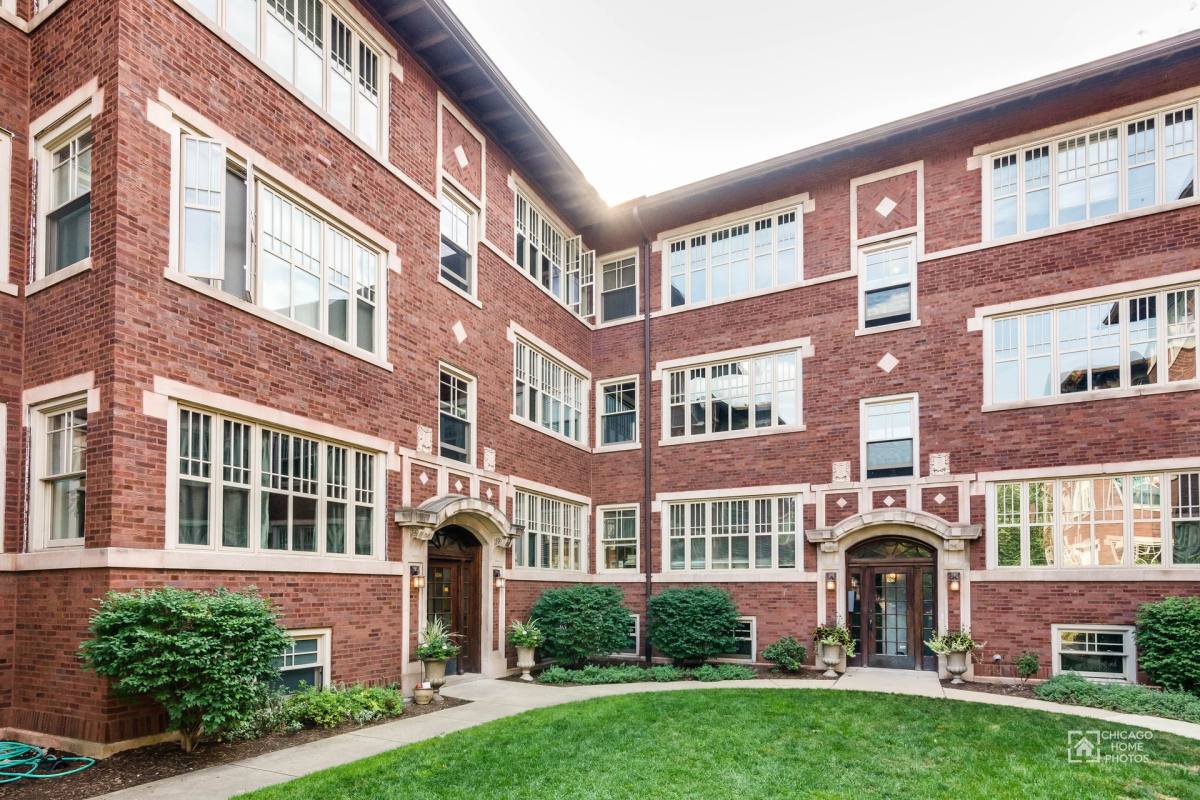 Apartment for rent at 632 Hinman Ave, Evanston, IL 60202