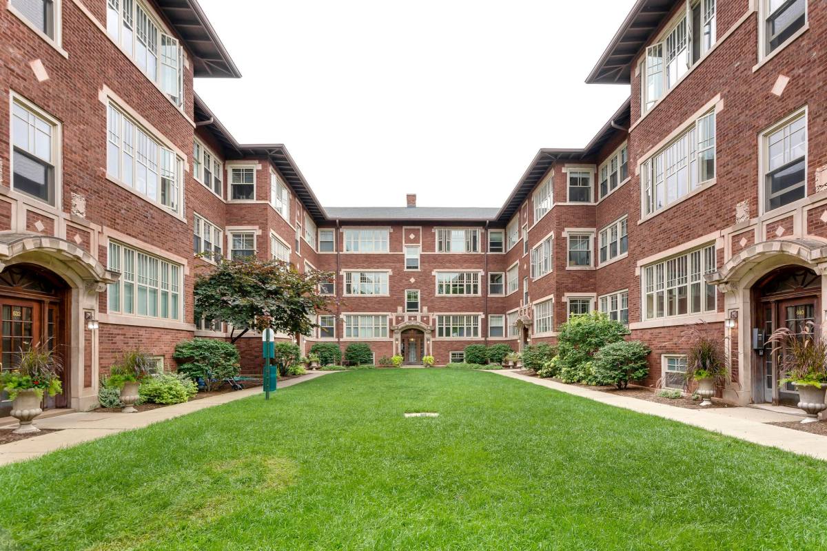 Apartment for rent at 632 Hinman Ave, Evanston, IL 60202