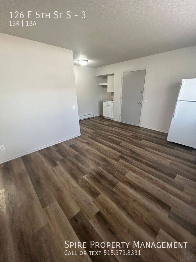 Apartment for rent at 126 E 5th St S #3, Newton, IA 50208